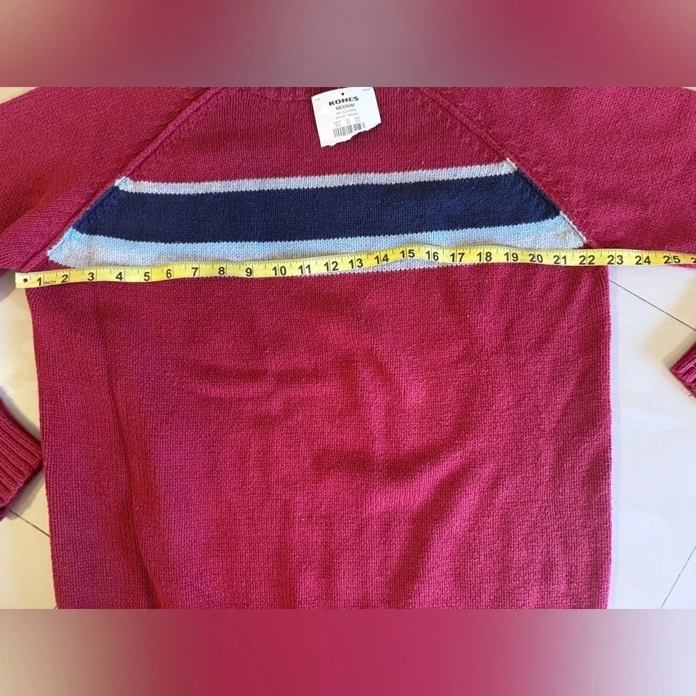 Sonoma This is a Sonoma men's raglan crewneck sweater. Size M 600 Old barn